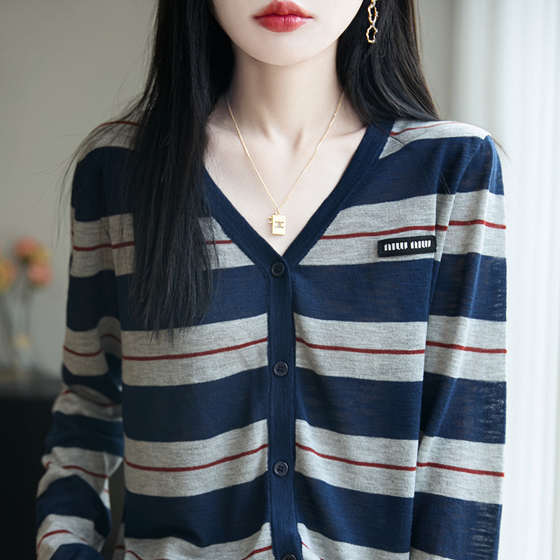 条纹圆领长袖t恤女2025新款韩系松弛感慵懒风设计感小众女装上衣|undefined