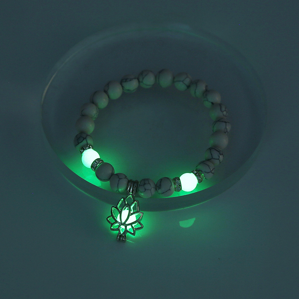 Bracelet de perles lotus phosphorescent brillant dans le noir_voghion.com