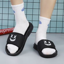 �羳��ʿ��Ь�ļ���ʺ��47���⴩һ������ó�˶�ɳ̲��Ь�ֻ�����