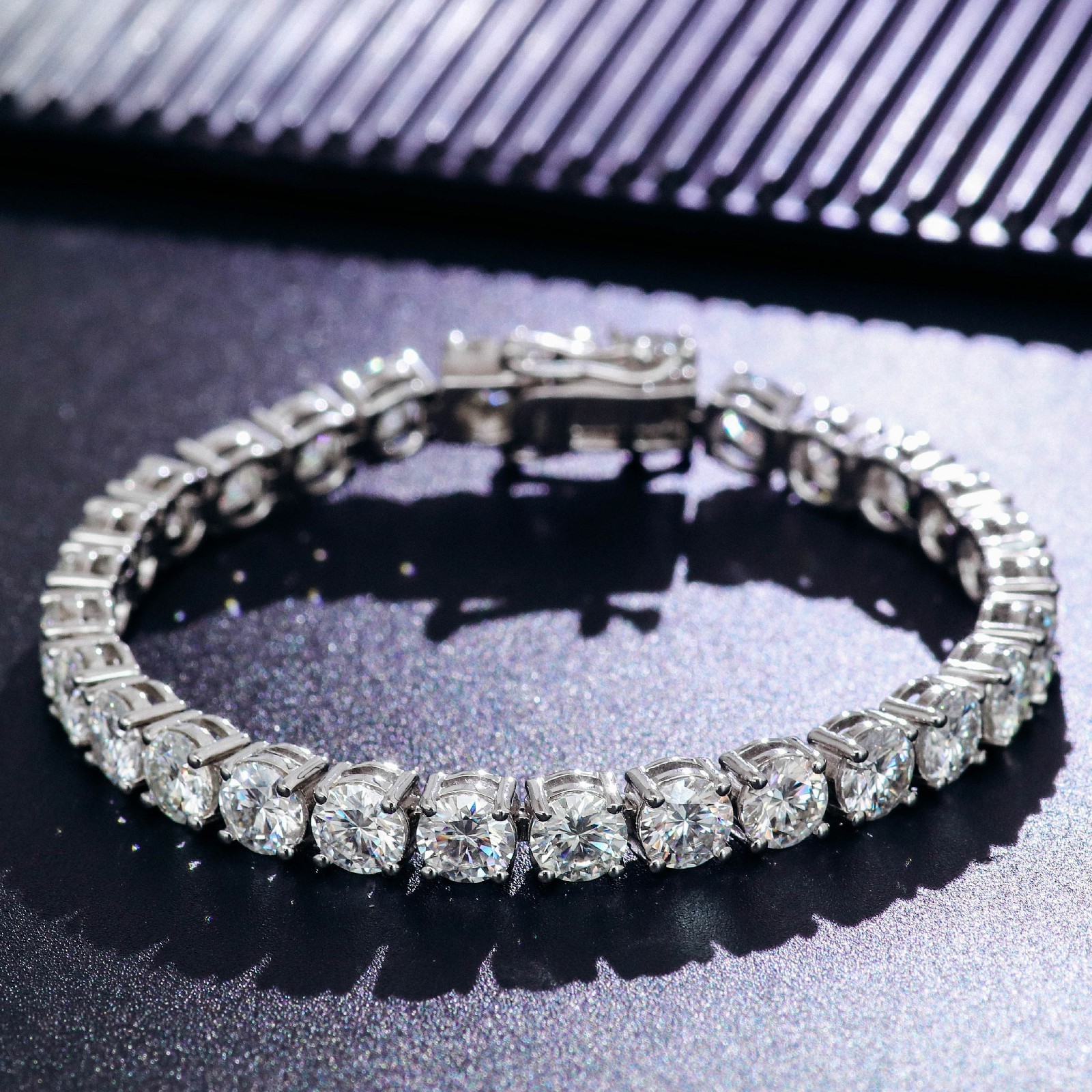 5mm(은에 백금이 상감되어 있음)