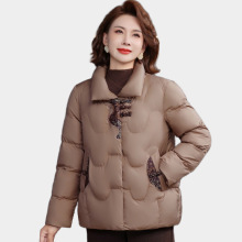 妈妈冬装羽绒棉服外套短款加绒加厚中老年女冬季新款洋气保暖棉衣