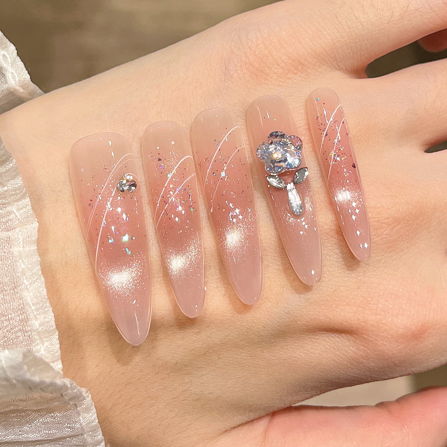 Uña hecha a mano de alta sensación suave rosa ojo de gato manicura pura mano parche de uñas falsas desmontable inswind