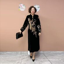 时尚丝绒新款气质连衣裙宽松烧花遮肚子中老年妈妈洋气长裙