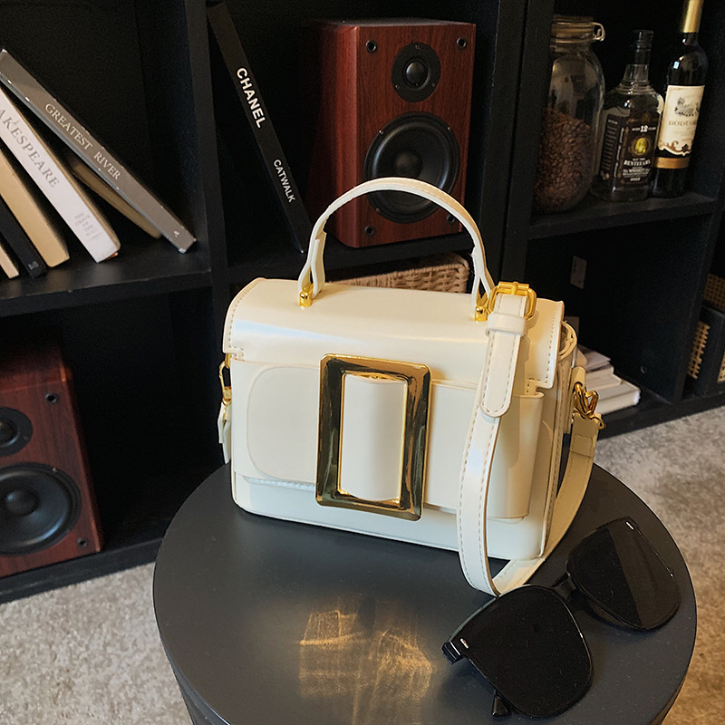 2026 nuevo bolso de mujer esmaltado alta sensación retro bolso de hombro al por mayor