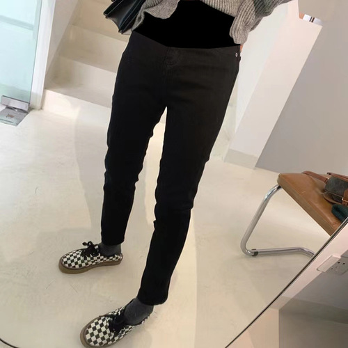 Yun 18 autumn and winter rock velvet maternity jeans cigarette pants small straight pants outer wear maternity wear 8639