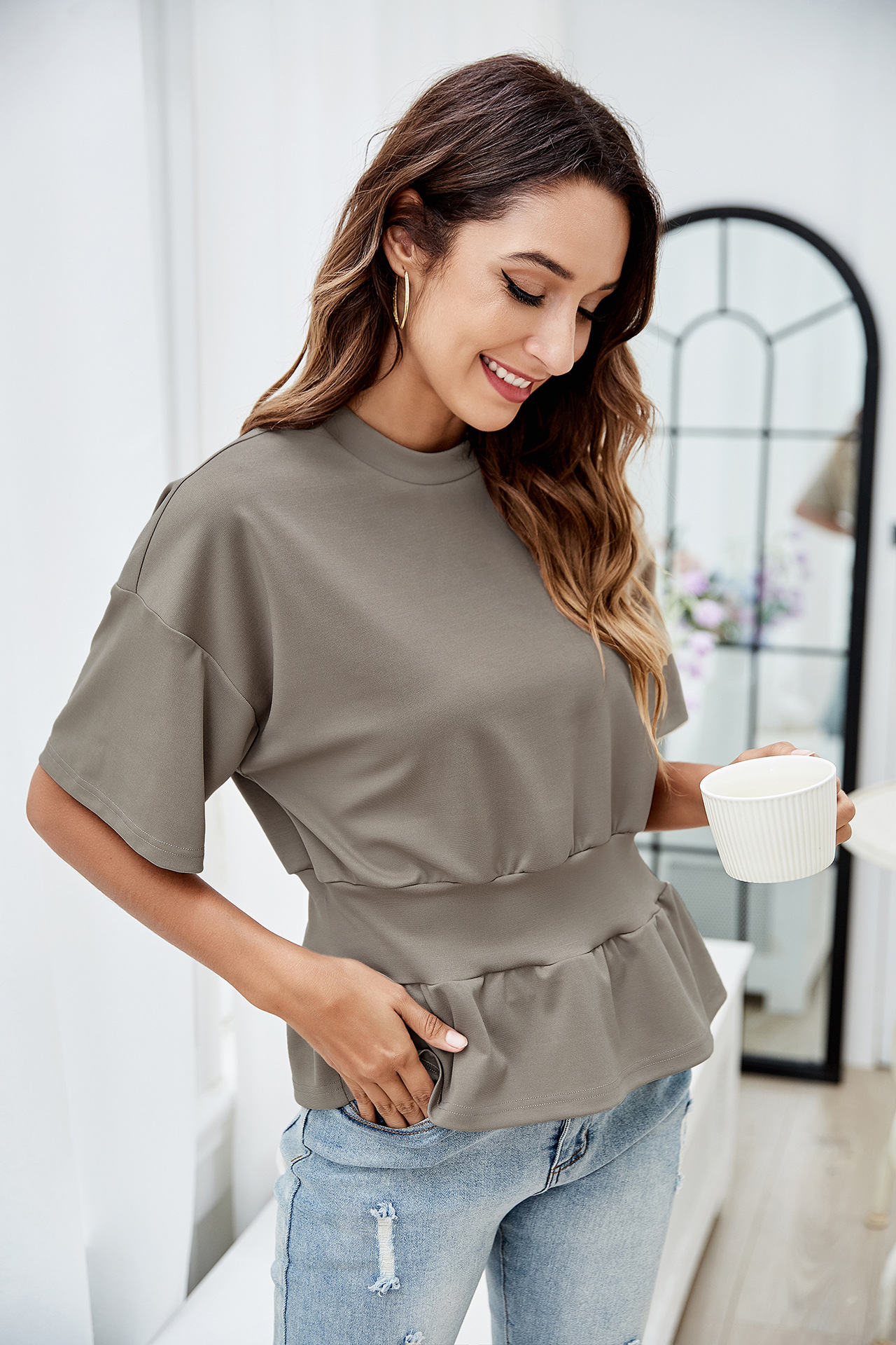 Summer New Elegant Bottoming Shirt round Neck Short Sleeve Urban Casual Women Fashion Slim Fit Pullover Waist Tight T-shirt in Tops & Tees