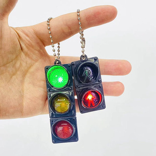 Explosive mini electronic traffic light keychain backpack pendant mini cute pedestrian light LED luminous keychain