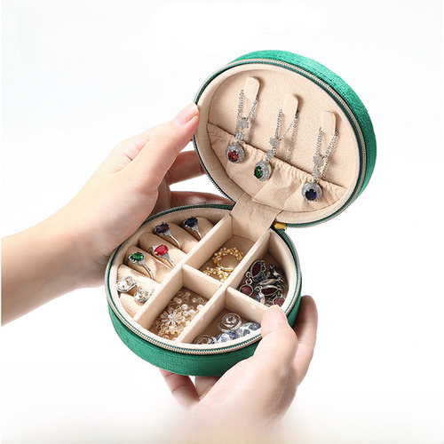 A high-end jewelry box organizer, ring, necklace, and earring accessory storage bag, exquisite mini storage box.