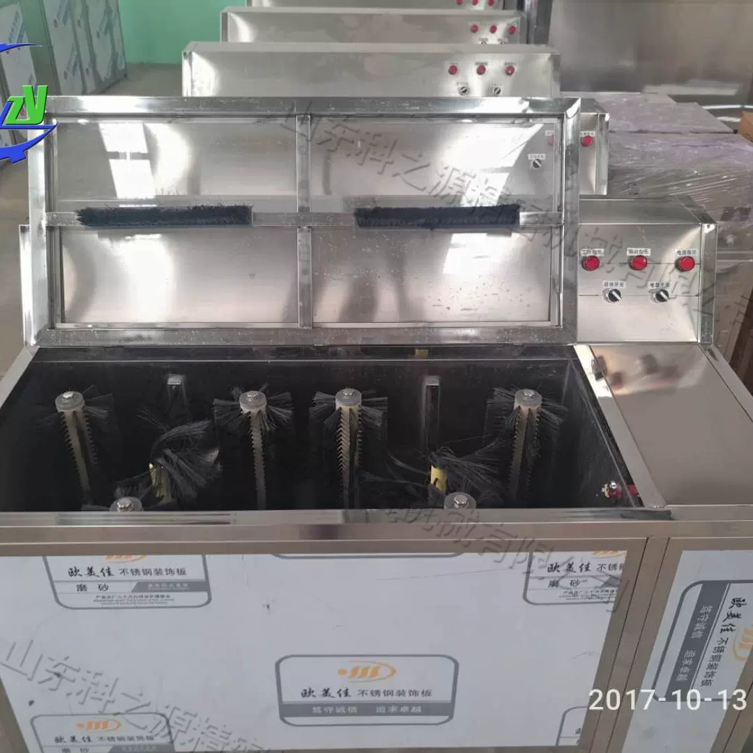 山东矿泉水桶清洗机 纯净水厂塑料桶刷桶机 全自动旋转毛刷洗桶机