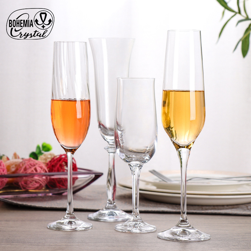 Ventaje de alto valor simple de importación checa sin plomo cristal taza de champagne taza de pies altos taza de champagne europea en forma de tulipan