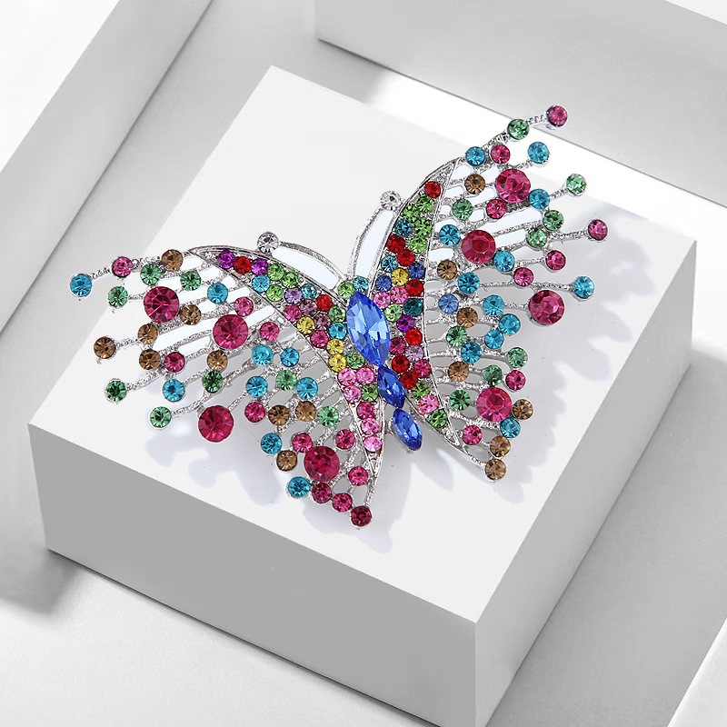 retro creative brooch