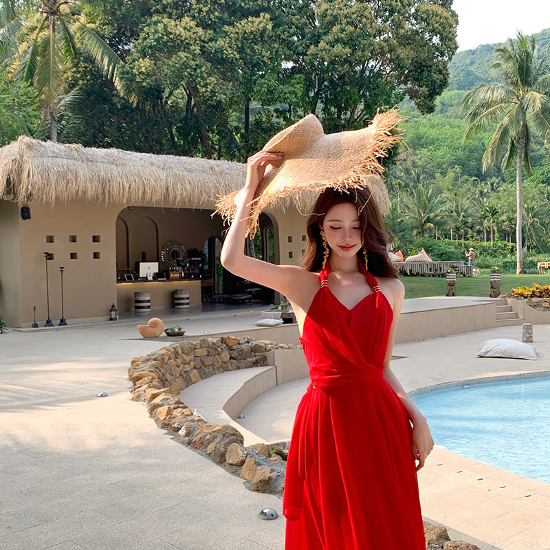 In-Stock French V-Neck Halter Dress with a Red Hepburn-Style Mini Dress for Birthday Parties, Elegant Floor-Length Gown