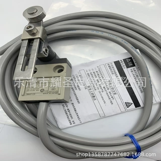 全新实物 D4C-1227-P D4C-1231 D4C-1232 行程开关质保一年