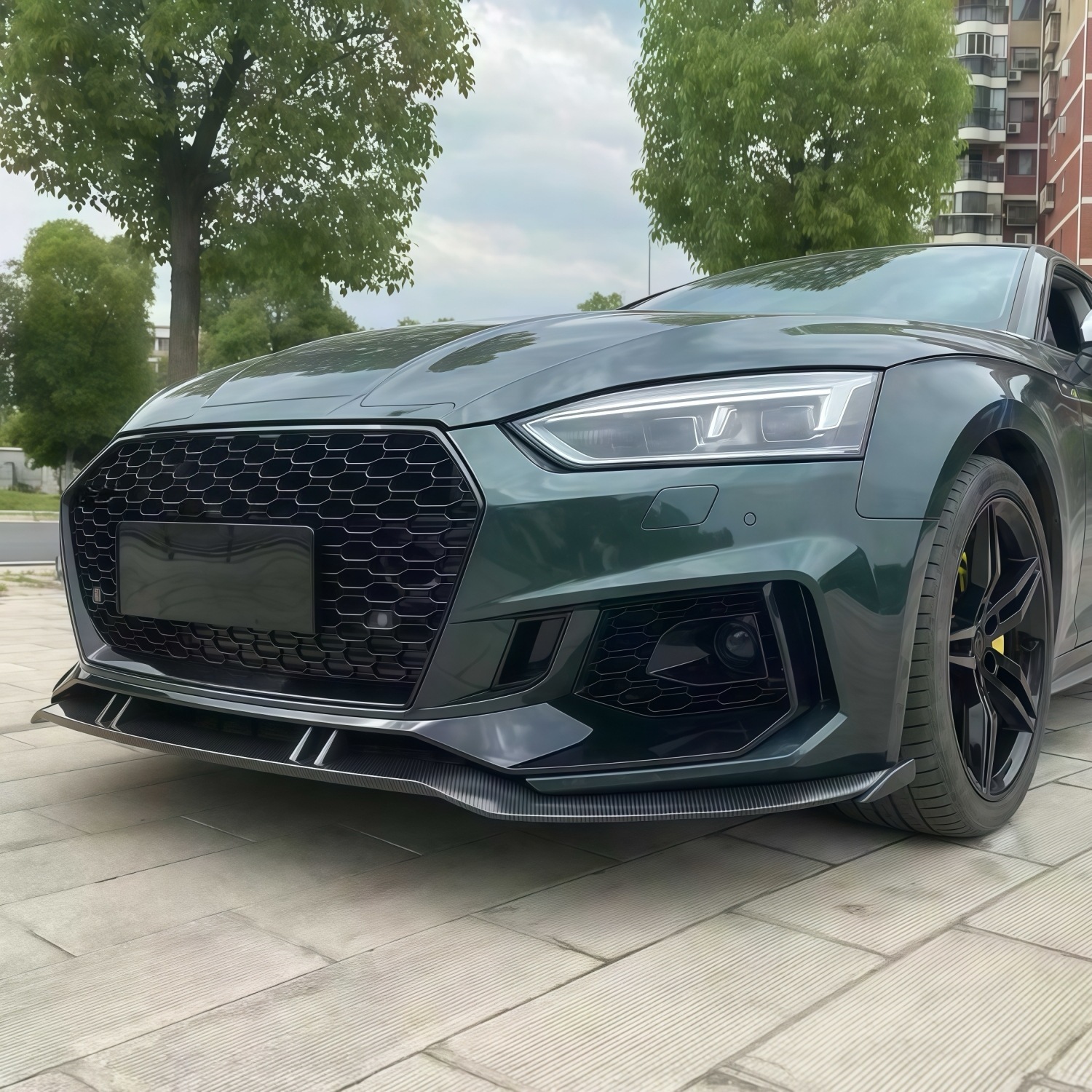 Suitable for Audi A5 models from 2017-2020, this is an RS5-style front bumper upgrade kit, including the front grille