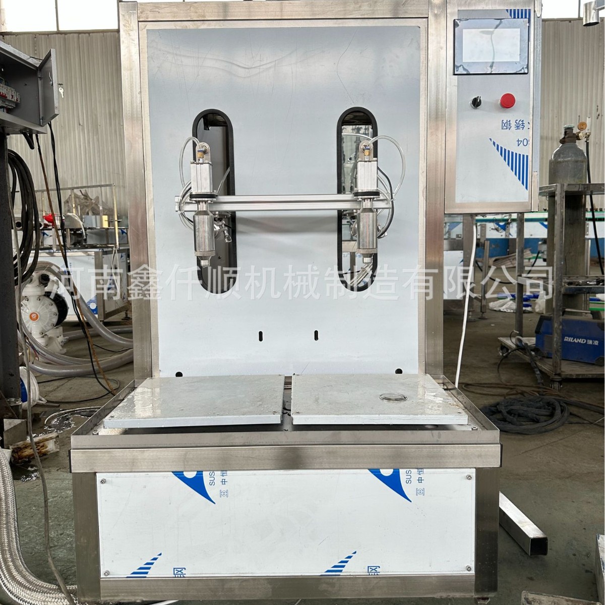 全新自动控制双头称重灌装机 日化 化妆品油厂 食品厂专用设备