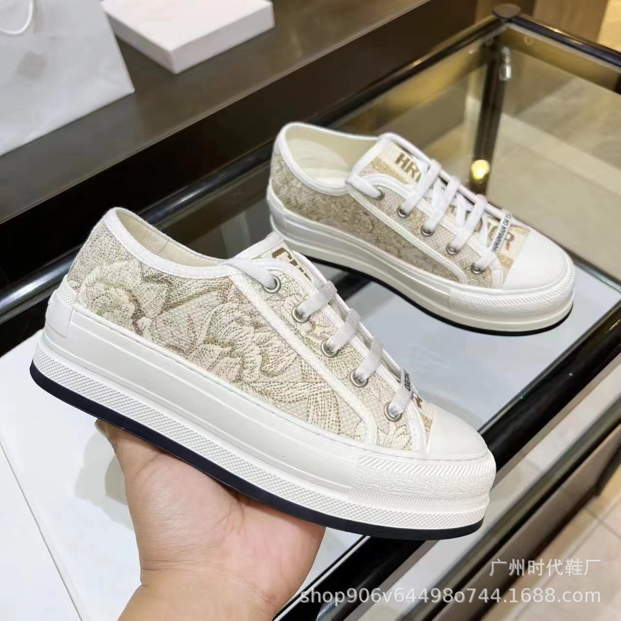 D casa zapatos de lona bordados mujer 2024 nueva celebridad de Internet con cordones zapatos blancos con suela gruesa para aumentar las zapatillas deportivas casuales