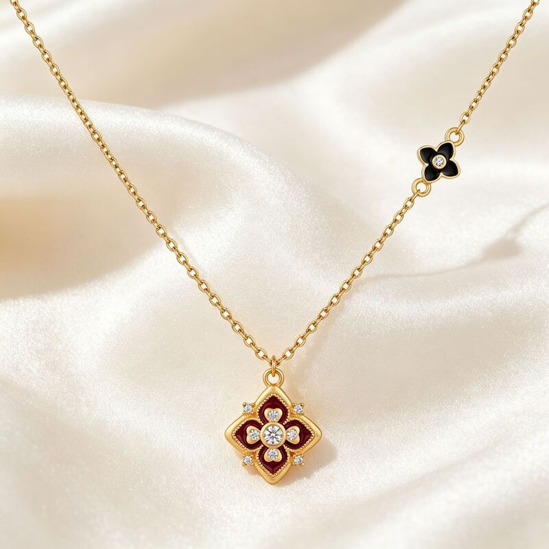 Bao Wan Xiang Series Vintage Gilt Floral Four-Leaf Clover Pendant Necklace Accessory for Women, Luxurious and Elegant Clavicle Chain Bao Wan Xiang Series Vintage Gilt Floral Four-Leaf Clover Pendant Necklace Accessory for Women, Luxurious and Elegant Clavicle Chain