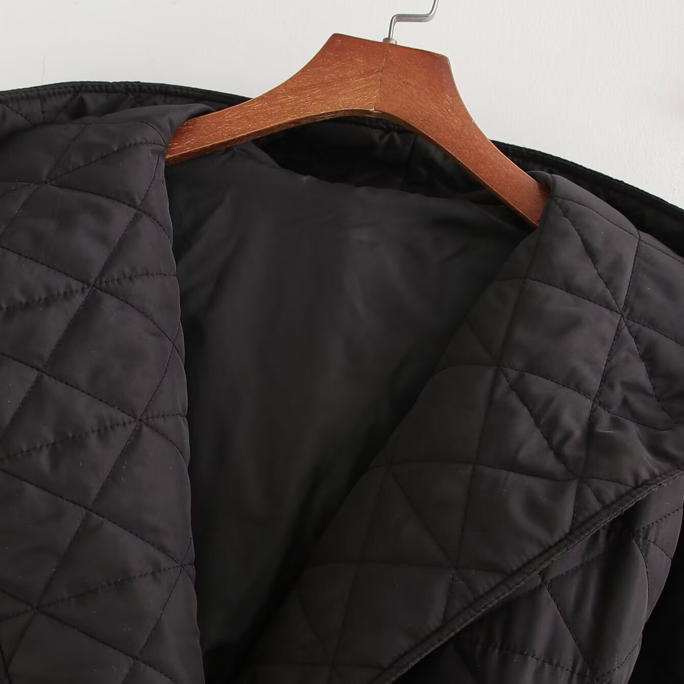 Damenbekleidung 2024 Herbst/Winter neue vielseitige Slim Fit Taille mit Kapuze mittellange Baumwolljacke_voghion.com