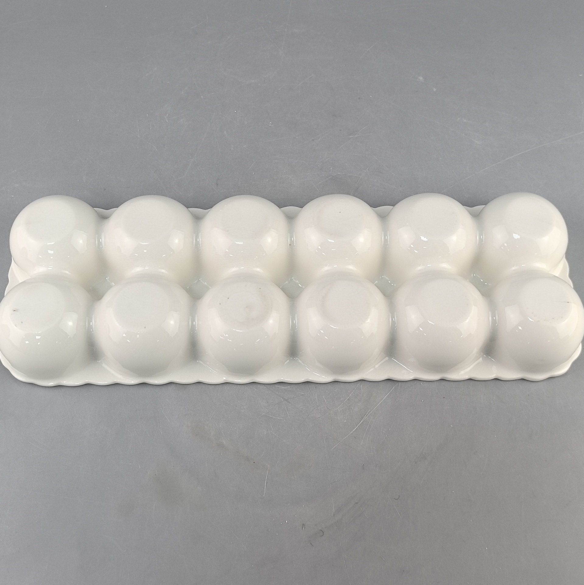 Caja de almacenamiento anti-colisión de huevos de cerámica de pascua transfronteriza de alto valor para regalos de pascua