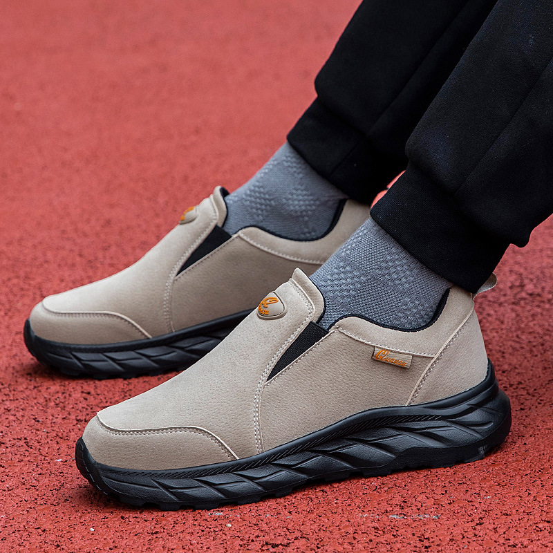 Zapatos de madres de mediana edad primavera y otoño zapatos de mujer ligeros planos 2024 zapatos de suela suave transpirables y resistentes al desgaste