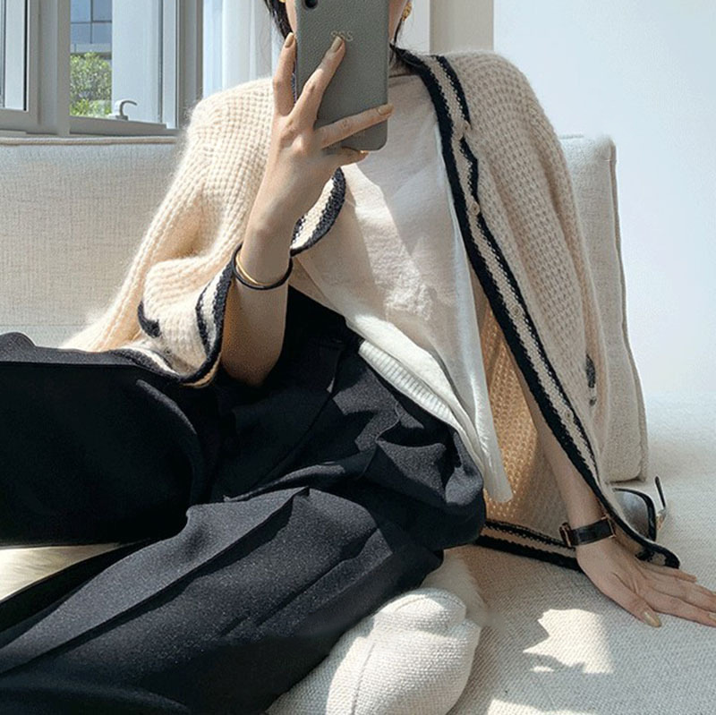 In Stock: Second-Hand Modern Wafer-Patterned Fluffy Mohair Pure Handmade Classic Knit Cardigan New Style