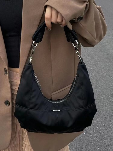 Bags for women 2024 new retro black dark cloud bag high-end niche armpit bag portable shoulder bag crescent bag