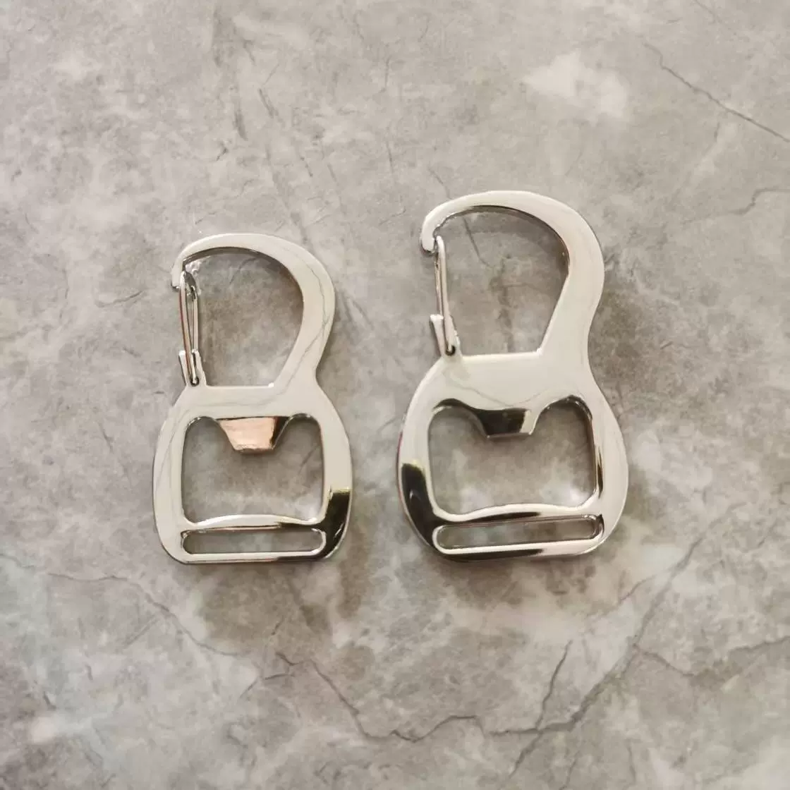 跨境户外织带开瓶器两用多功能挂绳钥匙扣服饰箱包配扣挂件