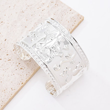 ����ػ���ɫ�����CŮ�����L�����FƤ�ֱ��C�����C�������������