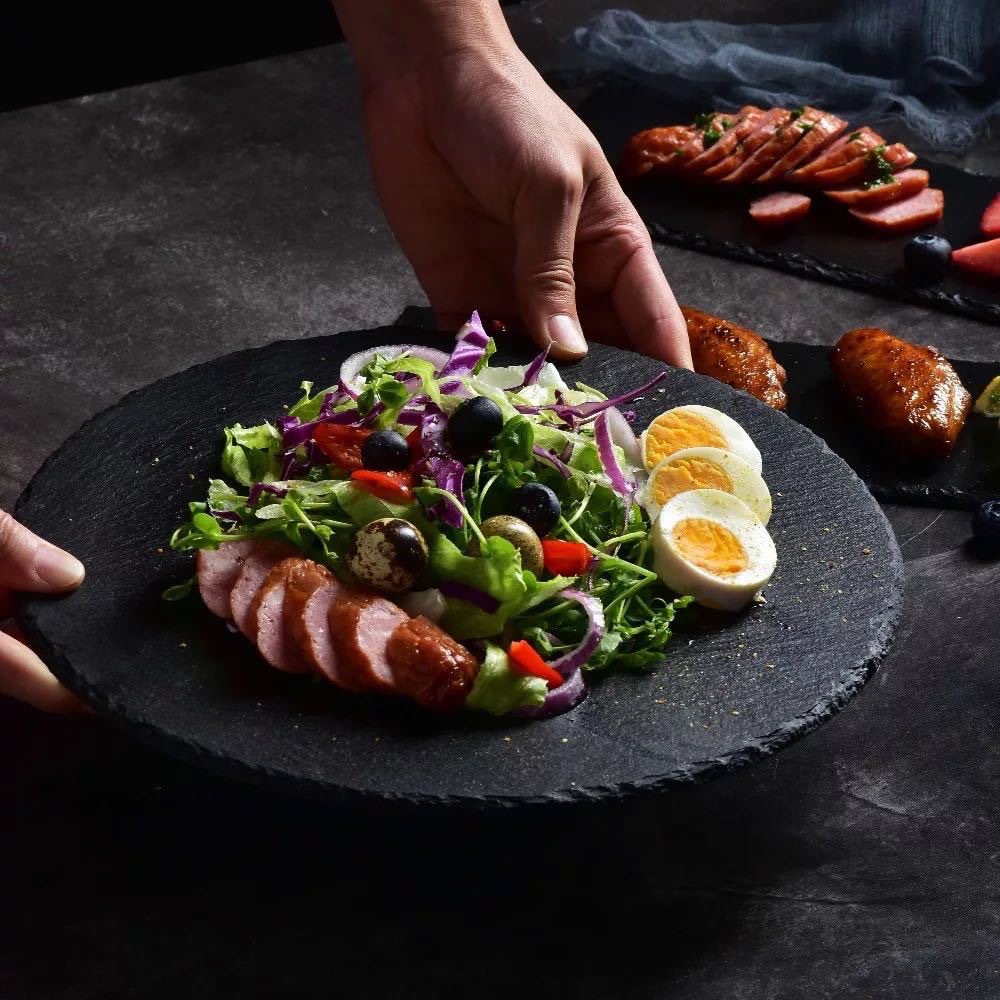 Hotel Vintage brotes de bambú negro Placa de pizarra natural Placa de filete occidental Placa de pizarra postre en forma de placa de roca