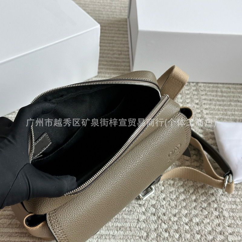 新款military系列男士牛皮翻盖邮差包压花磁扣单肩斜挎包高品质L|undefined