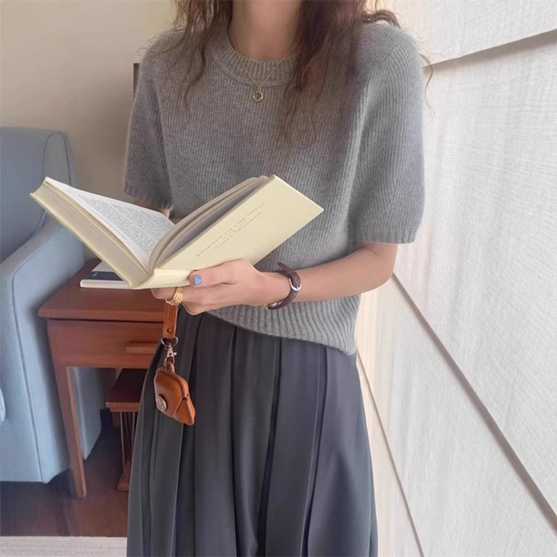 Summer high-end soft waxy inner sweater bubble sleeve short top gray waist round neck short sleeve sweater women Summer high-end soft waxy inner sweater bubble sleeve short top gray waist round neck short sleeve sweater women