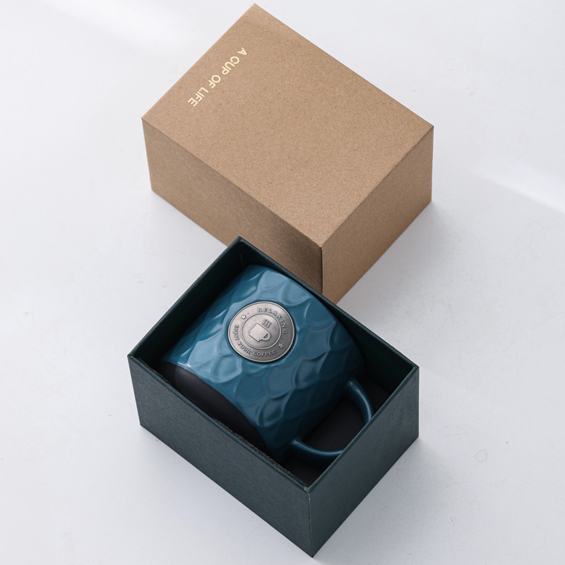 Taza de bronce Taza de bronce Taza de café Taza de agua en relieve Taza de cerámica Logo