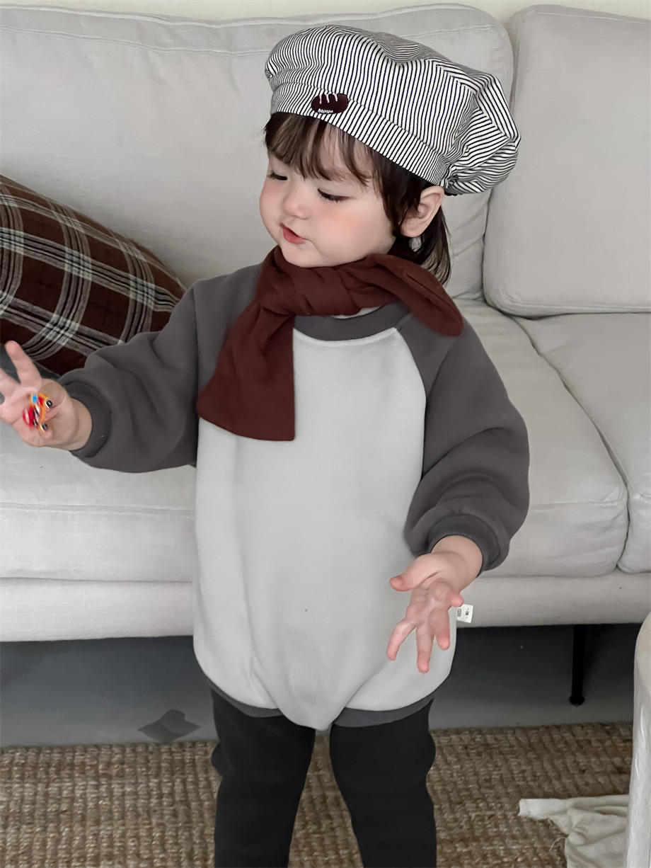 Ropa infantil de otoño y invierno 2024 ropa de bebé de salida 2024 ropa de otoño y invierno ropa infantil coreana de color combinado con ropa de escalada de tercife