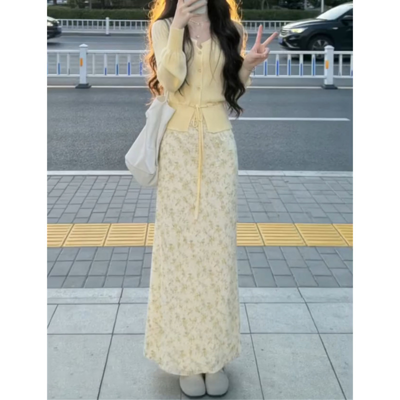 Qianyu Korean-Style Gentle Yellow Knitted Cardigan for Women, Early Autumn High-End Waist-Cinching Long-Sleeve Top