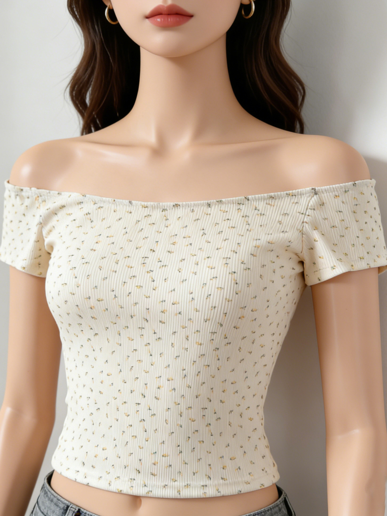 Sexy and Alluring Ribbed Off-Shoulder Floral Slim-Fit Short-Sleeve T-Shirt for Women, Summer Spicy Girl Style, Slimming Base Top for Women