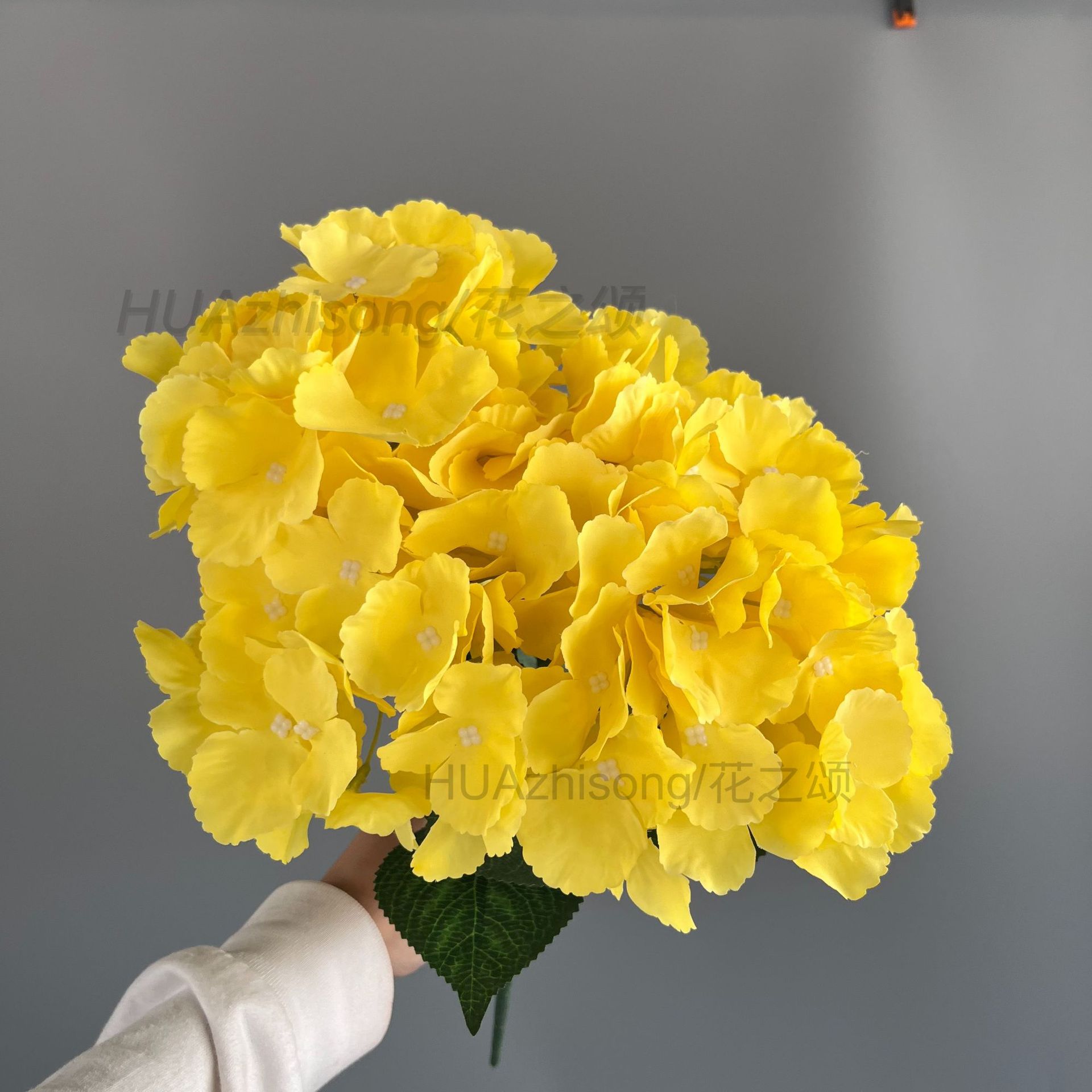 노란색