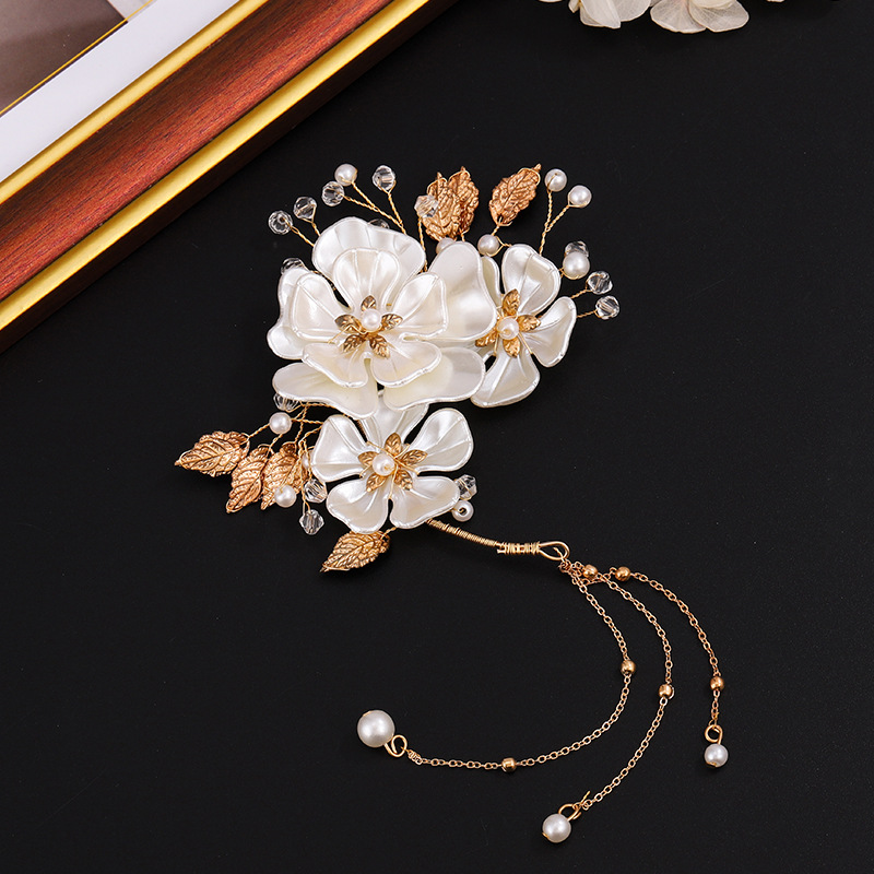 Cross-border Thailand TA Wedding Dress Xishuangbanna Gengma Water Splashing Festival Dai Tai Fashion Handmade Crystal Leaf Ear Hanging New