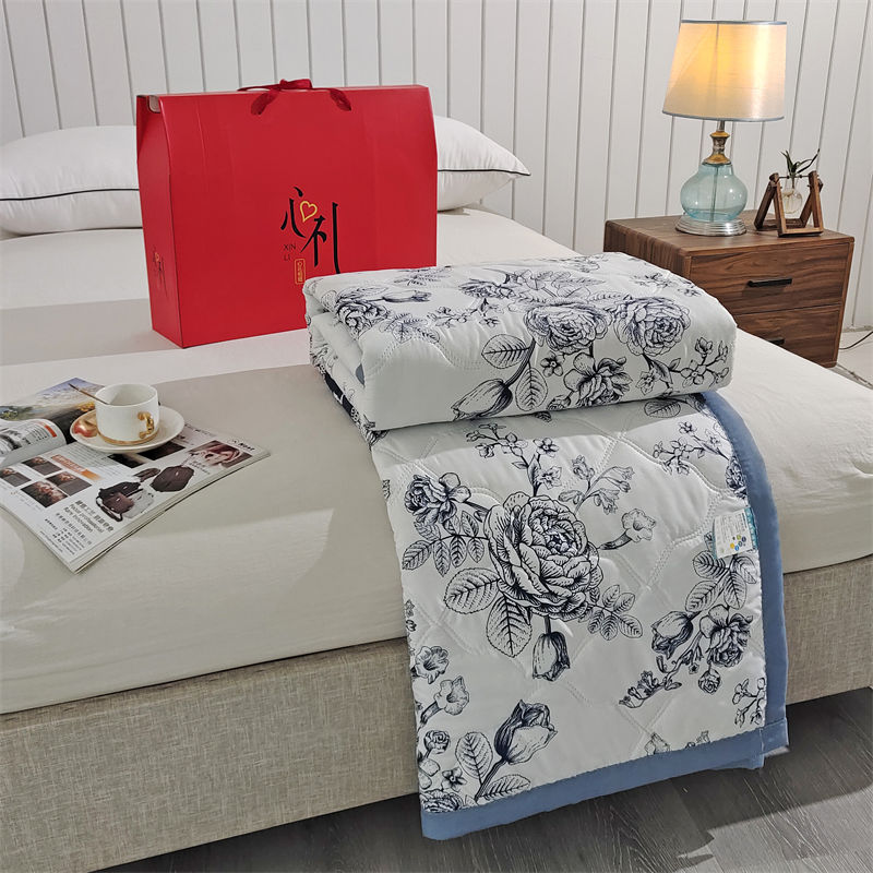 Store Anniversary Gift: Summer Quilts, Air-Conditioning Quilts, Opening Celebration Quilts, Sales Promotion Quilts, and Lightweight Quilts—Customizable with Printed Logos