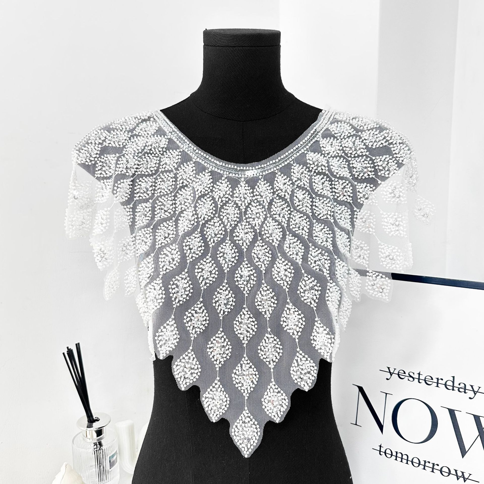 Cuello de encaje hecho a mano de perlas transfronterizas bordado hilo de red DIY accesorios de ropa decoración de vestido de noche cuello de encaje