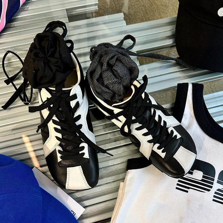 Versione coreana di nicchia con blocchi di colore, allenamento tedesco da donna, con suola spessa, in pelle, da golf e da bowling, casual_voghion.com