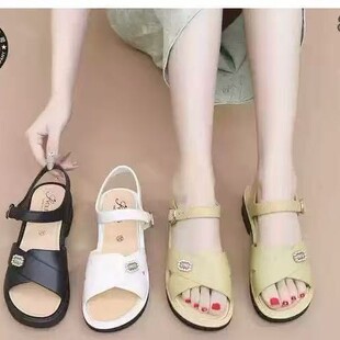 �S��ֱ�N��ЬŮ�ĕr���⴩Ů�ָ��������ܛ�����m�ٴ����e��ĥЬ