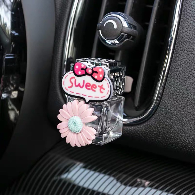 Botella de perfume para automóviles botella vacía auto-agregación aire acondicionado ventilador de salida perfume para automóviles perfume ligero caricatura mujer