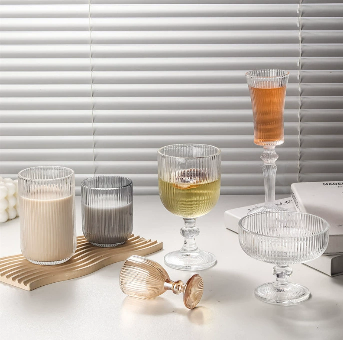 Европейский стиль с короткими ногами в вертикальную полоску бокалы для вина