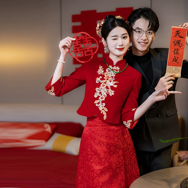 Новый национальный костюм в китайском стиле 2024, современный ханьфу, платье для торжеств, платье для помолвки, платье для выпускного вечера, сатиновая текстура.