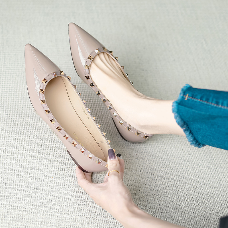 Nude Rivet Shoes Flats Shoes Women's Flats Heel Pointed Toe Women's Shoes Shallow Mouth European and American Soft Sole Low Heel Flats Women's Shoes