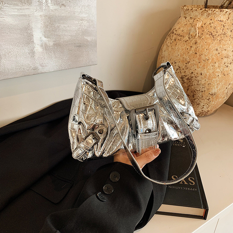 2024 otoño e invierno nueva tendencia de la moda bolso de hombro de axila bolso de pliegue de sentido avanzado bolso de hombro diagonal de mujer