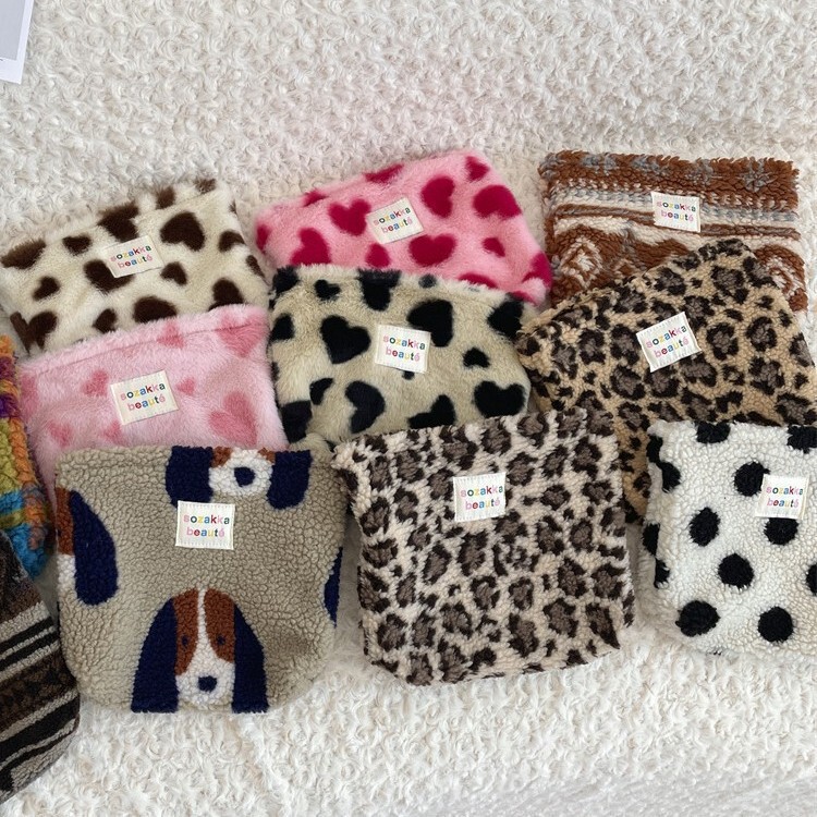 4123 High-Looking Leopard Print Plush Cosmetic Bag for Women, Portable Hand-Held Skin Care Product Toiletry Bag, Large-Capacity Storage Bag 4123 High-Looking Leopard Print Plush Cosmetic Bag for Women, Portable Hand-Held Skin Care Product Toiletry Bag, Large-Capacity Storage Bag