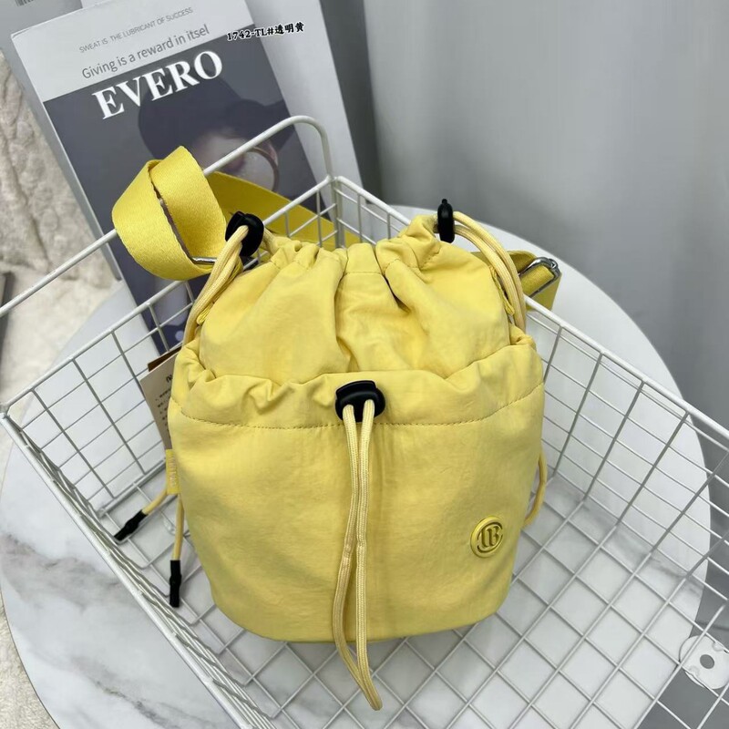 2026 New Niche Design Versatile Crossbody Phone Bag for Women, Stylish Coin Purse, Casual Simple Water Bottle Bag