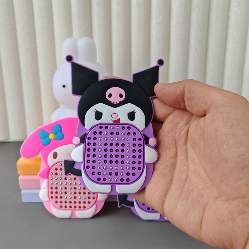 かわいいウルトラマン減圧磁気鋼球製図ボードキーホルダー子供のおもちゃキーチェーンペンダントスクールバッグ磁気ボード|undefined