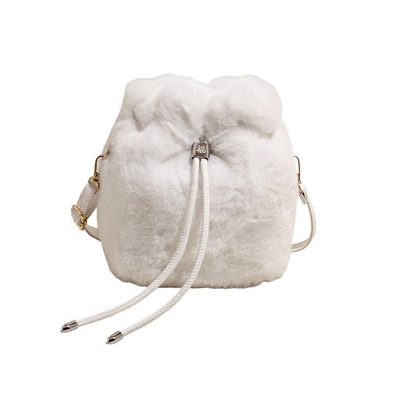 Otoño e invierno bolso peludo 2025 nuevo bolso de peluche lindo de alto valor facial bolso de hombro de mujer casual mochila
